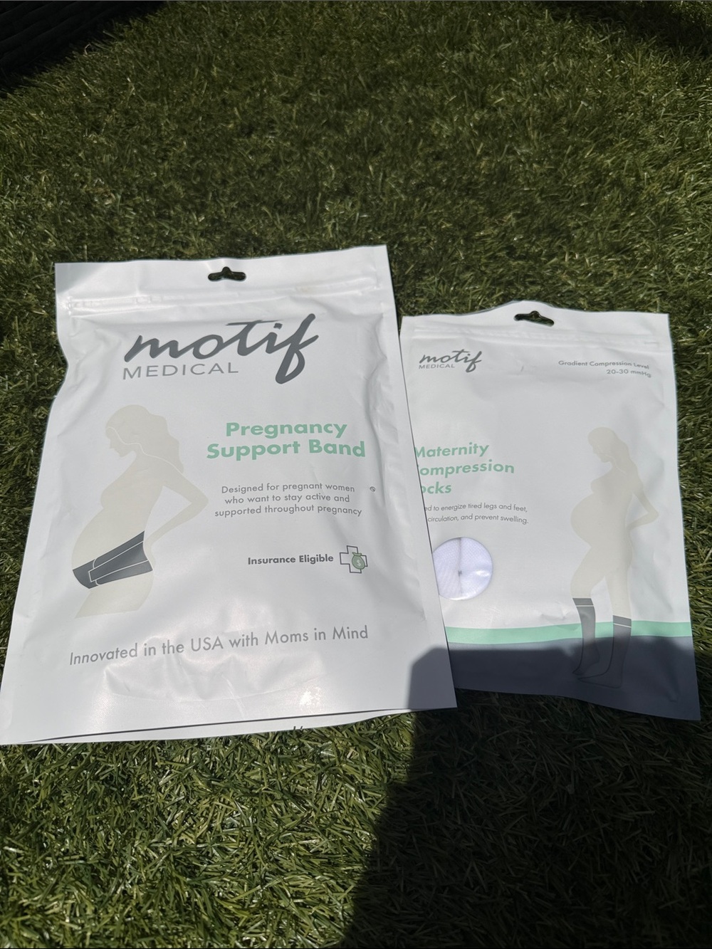 motif Medical Pregnancy Support Band small & Compression Socks - White Medium